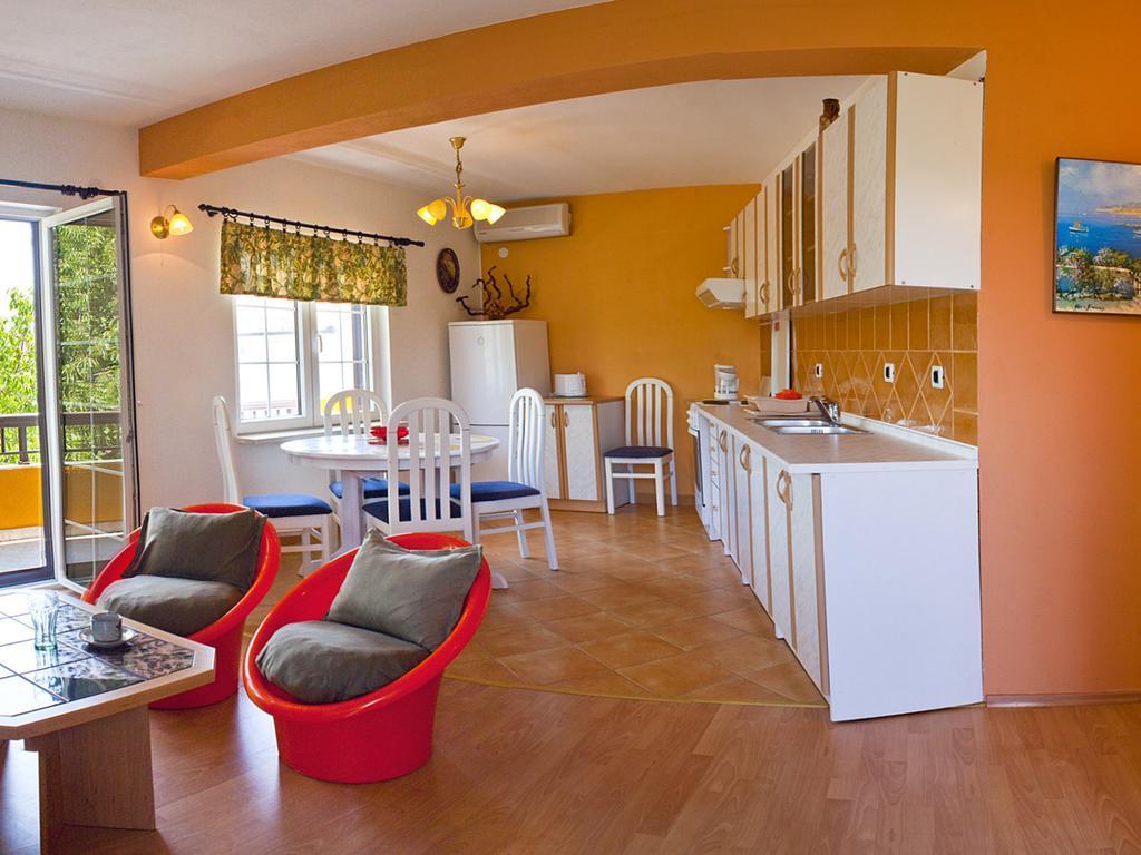 Apartments Villa Annika Slatine Room photo