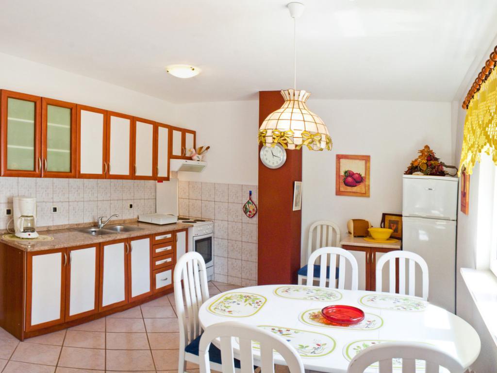Apartments Villa Annika Slatine Room photo