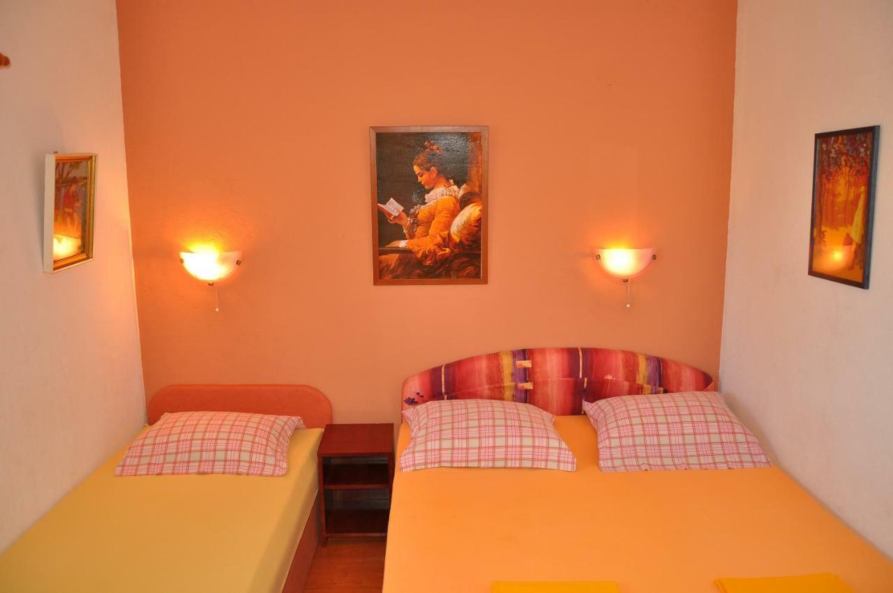 Apartments Villa Annika Slatine Exterior photo