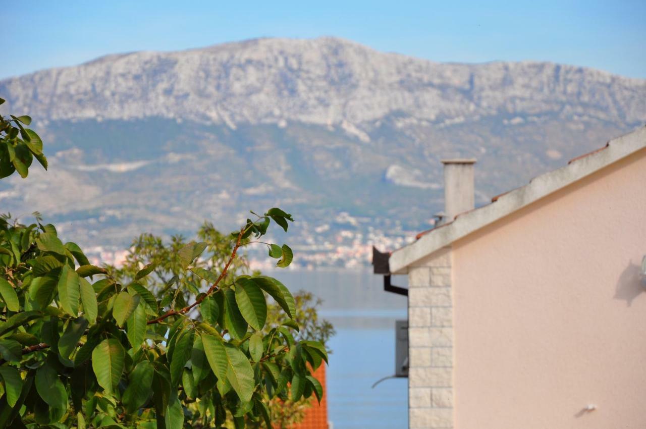 Apartments Villa Annika Slatine Exterior photo