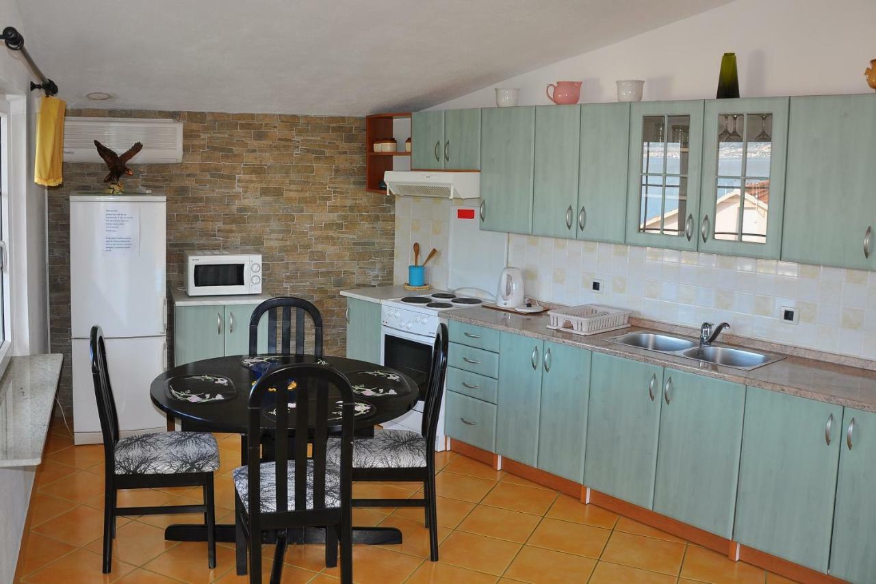 Apartments Villa Annika Slatine Exterior photo