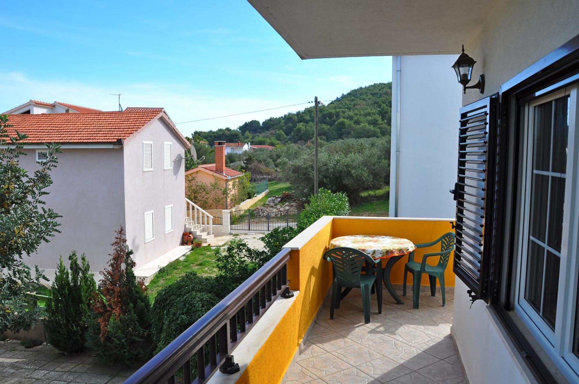 Apartments Villa Annika Slatine Exterior photo