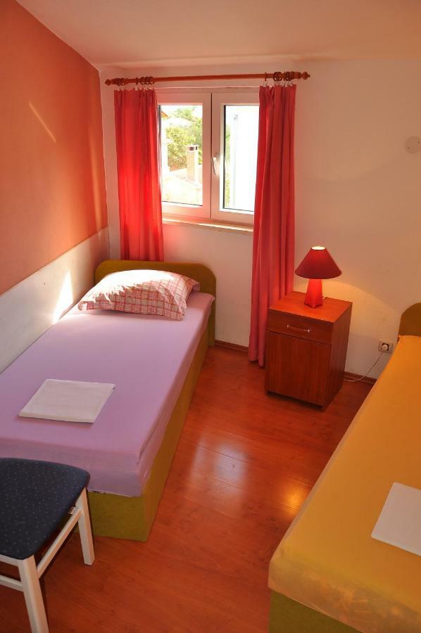 Apartments Villa Annika Slatine Exterior photo