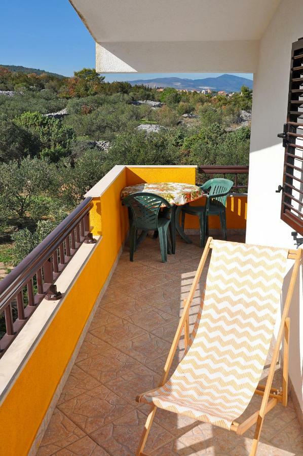 Apartments Villa Annika Slatine Exterior photo