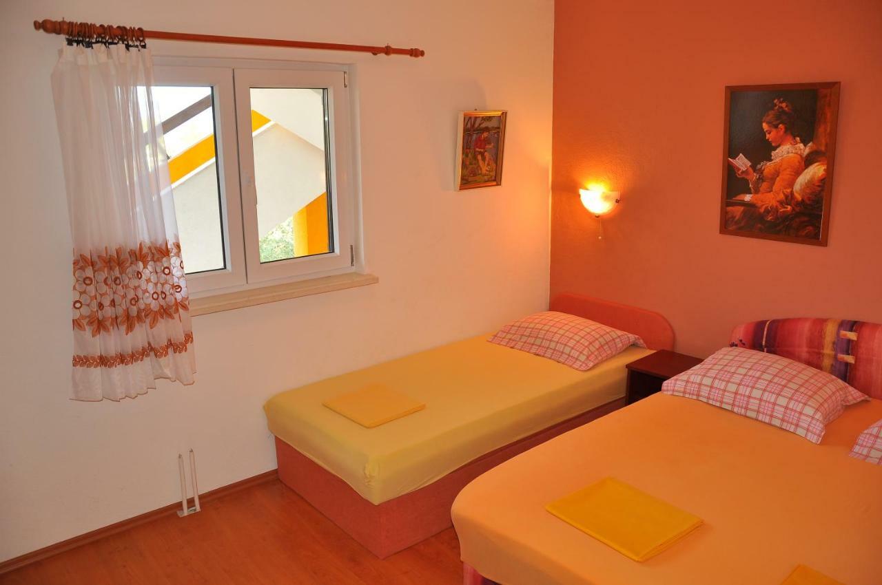 Apartments Villa Annika Slatine Exterior photo