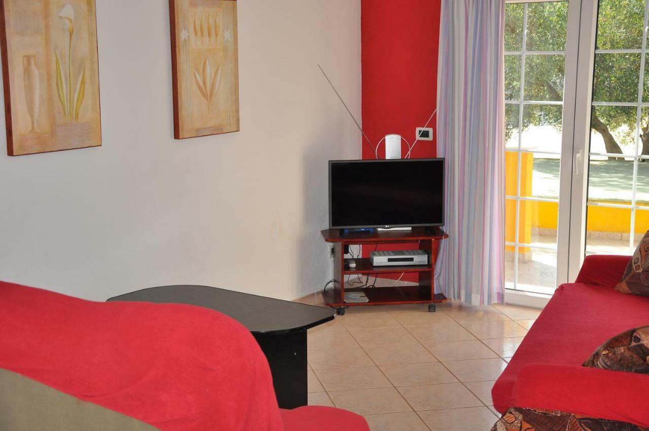 Apartments Villa Annika Slatine Exterior photo